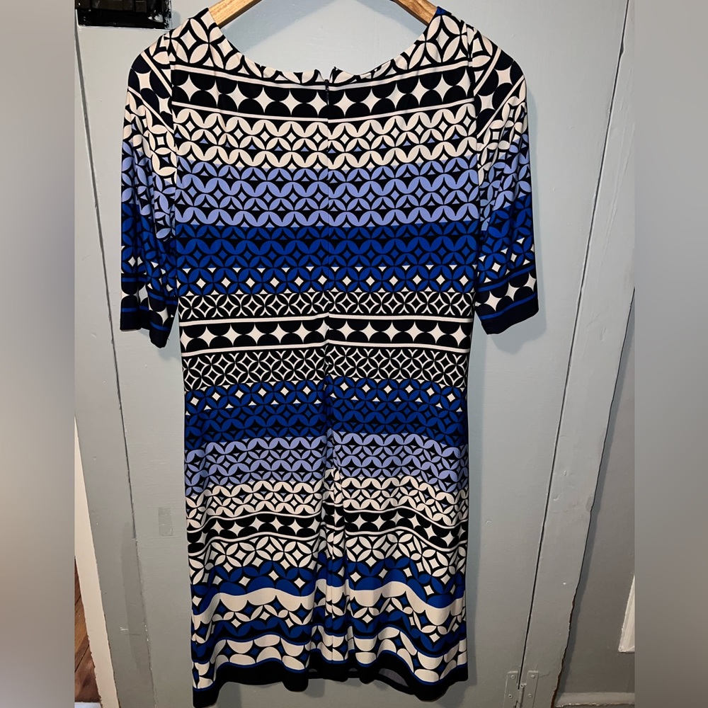 Eliza J Dress Size 8 Shift Print Blue, , White and black Boatneck Dress